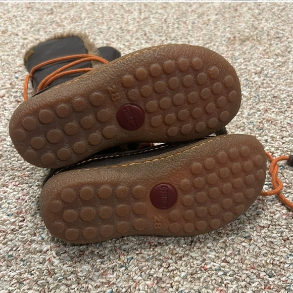 Camper Boots size 28 fit my daughter like a size 11 - Picture 3 of 3